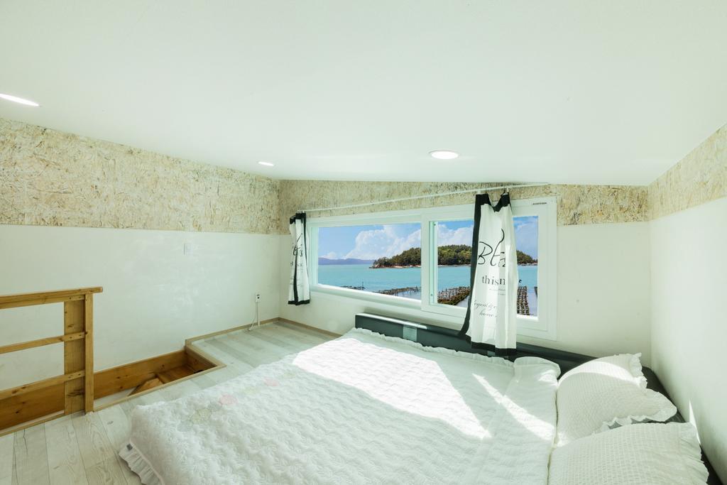 Dolsanmaru Pension Yeosu Extérieur photo