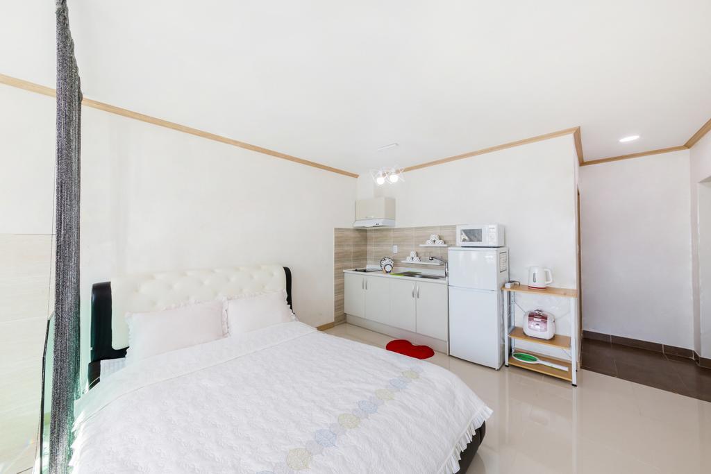 Dolsanmaru Pension Yeosu Extérieur photo