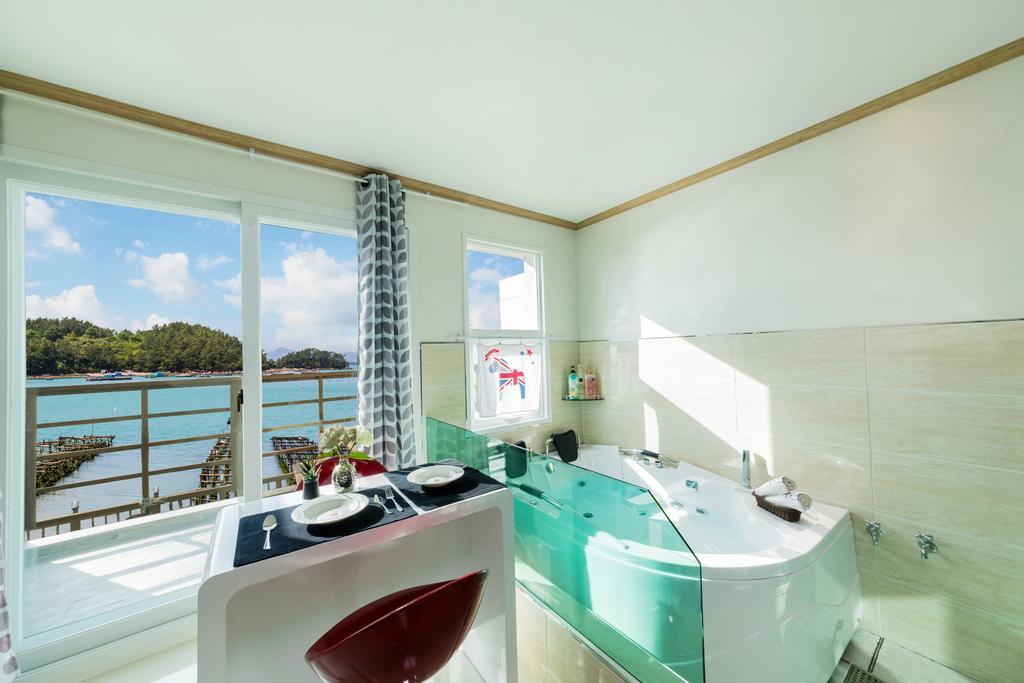 Dolsanmaru Pension Yeosu Extérieur photo